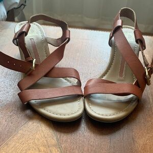 New Directions Tan Strappy Sandals